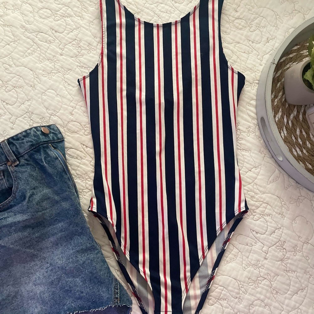 Bodysuit striped
